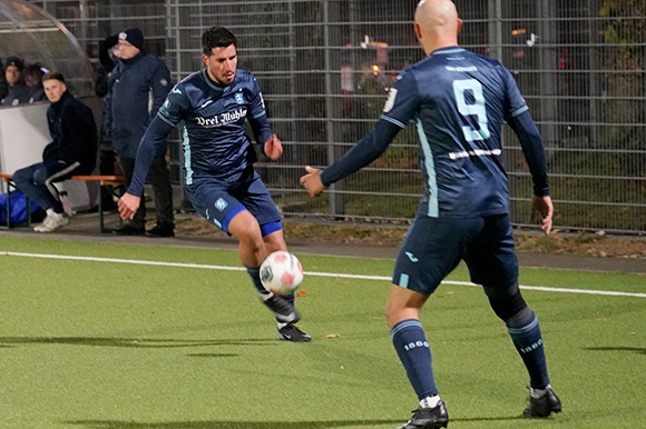 Josef Tohmaz (li) erzielte in der Nachspielzeit den vielumjubelten Ausgleich. Foto: Joachim Mentel