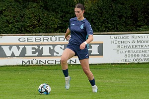 U23-Frauen trotzen Platzverhältnissen und gewinnen 4:0
