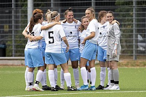 Vor Kreisklasse-Premiere: Spielerinnen des TSV 1860 München. Foto: Anne Wild
